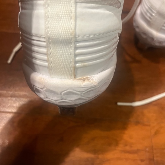 New Balance - Fresh Foam Cleats - White - Picture 7 of 7